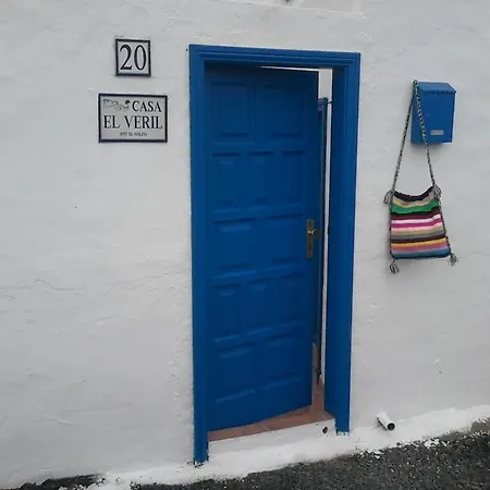 House With 3 Bedrooms In El Golfo, Lanzarote, With Terrace And Wifi Near The Apartment *