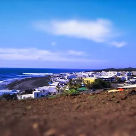 House With 3 Bedrooms In El Golfo, Lanzarote, With Terrace And Wifi Near The Apartment El Golfo