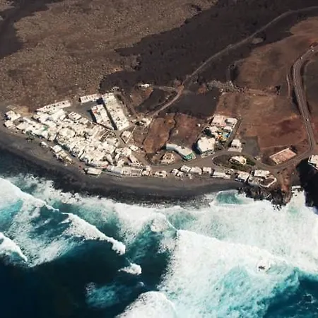House With 3 Bedrooms In El Golfo, Lanzarote, With Terrace And Wifi Near The Apartment *