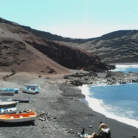 Apartment House With 3 Bedrooms In El Golfo, Lanzarote, With Terrace And Wifi Near The *