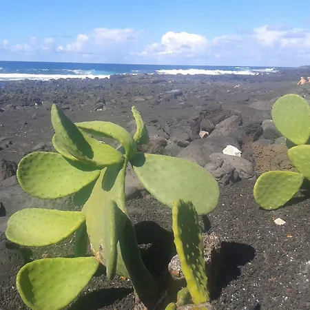 House With 3 Bedrooms In El Golfo, Lanzarote, With Terrace And Wifi Near The Apartment El Golfo